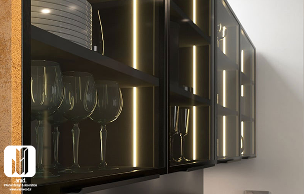 شیشه در کابینت